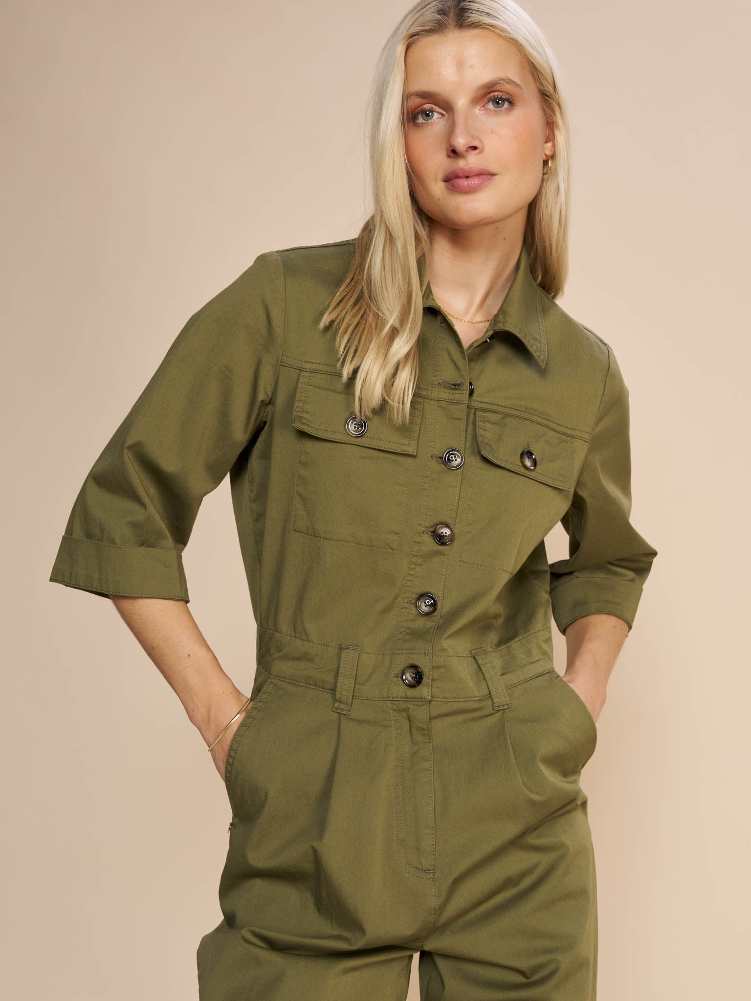 Modelshot / Burnt Olive / Detail